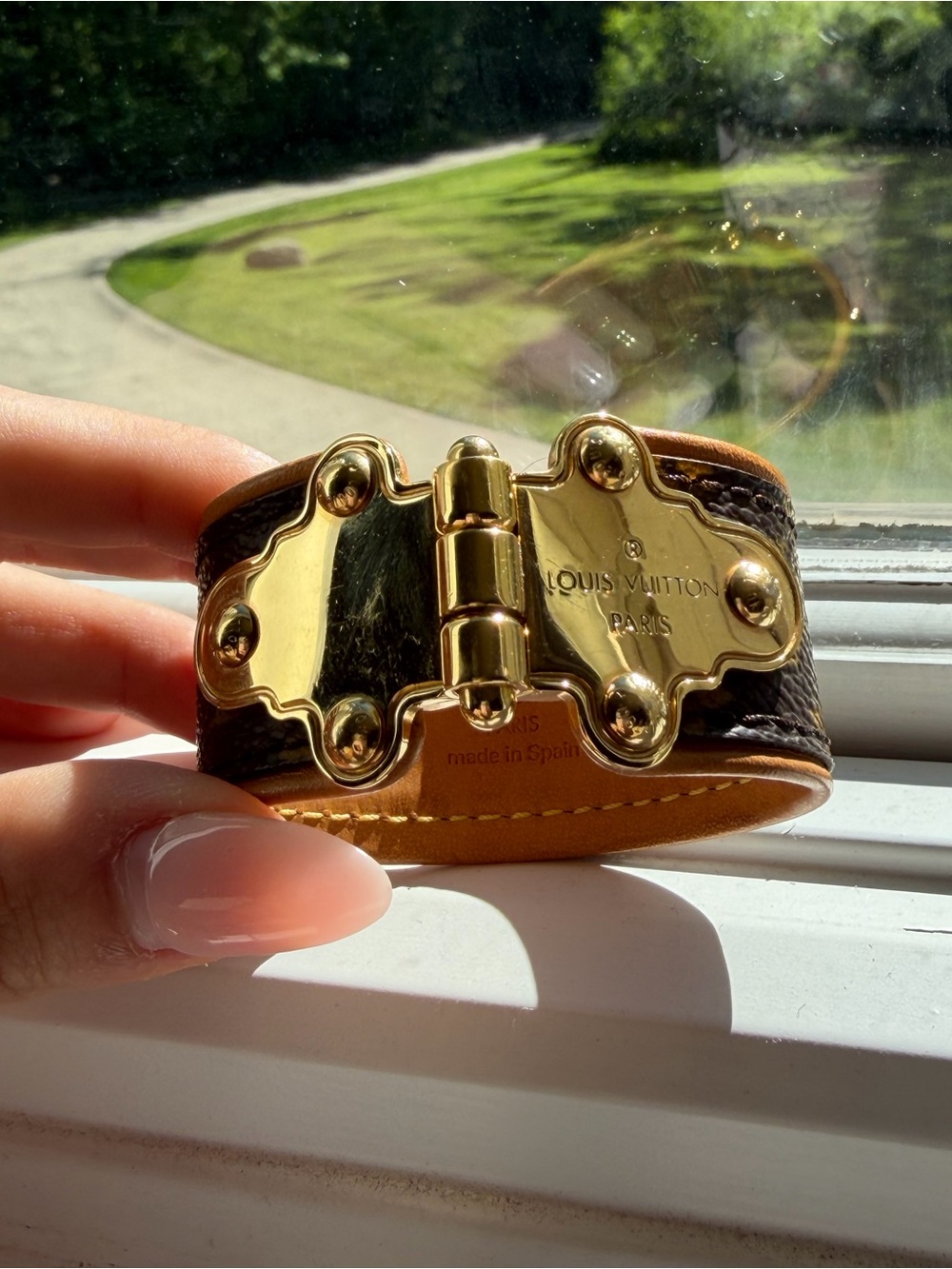 Louis Vuitton Monogram Save It Bracelet Cuff - Picture 9 of 14